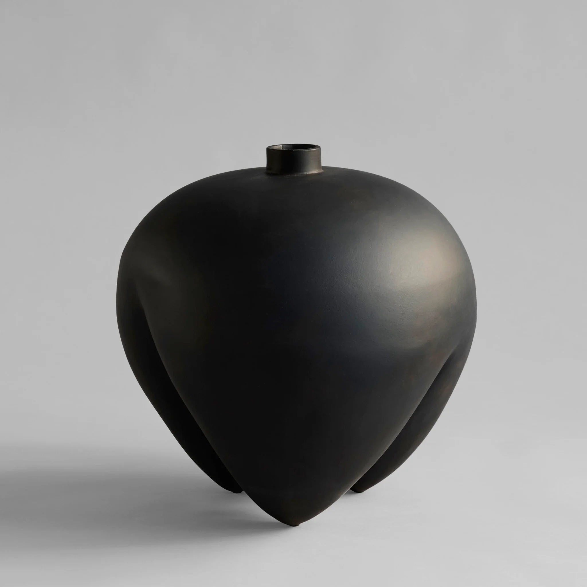 Sumo Vase