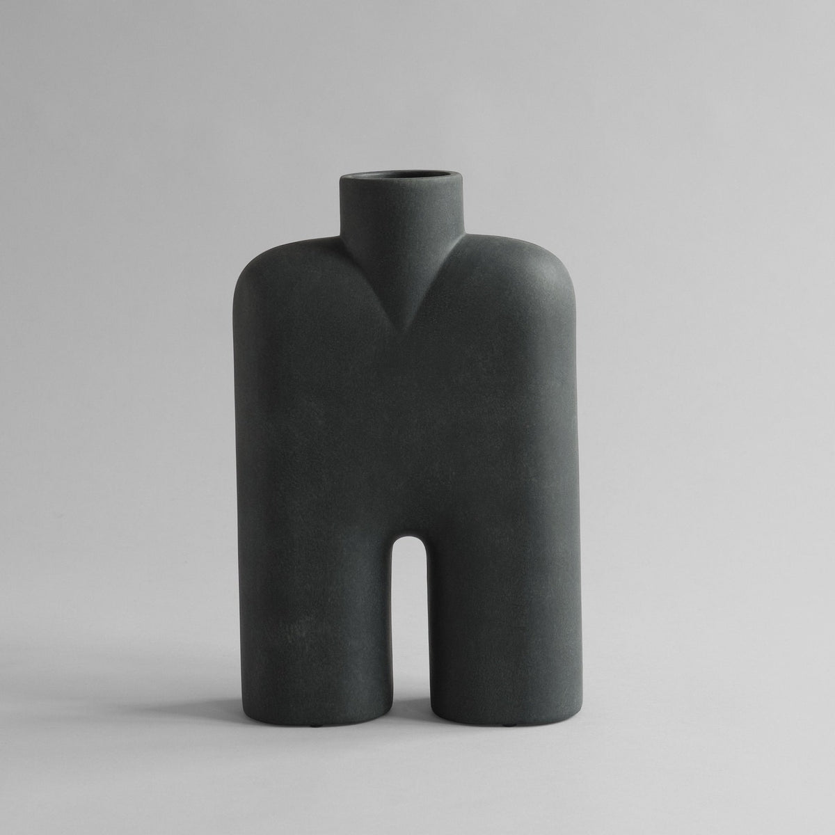 101 Cobra Tall Vase - Medio Black