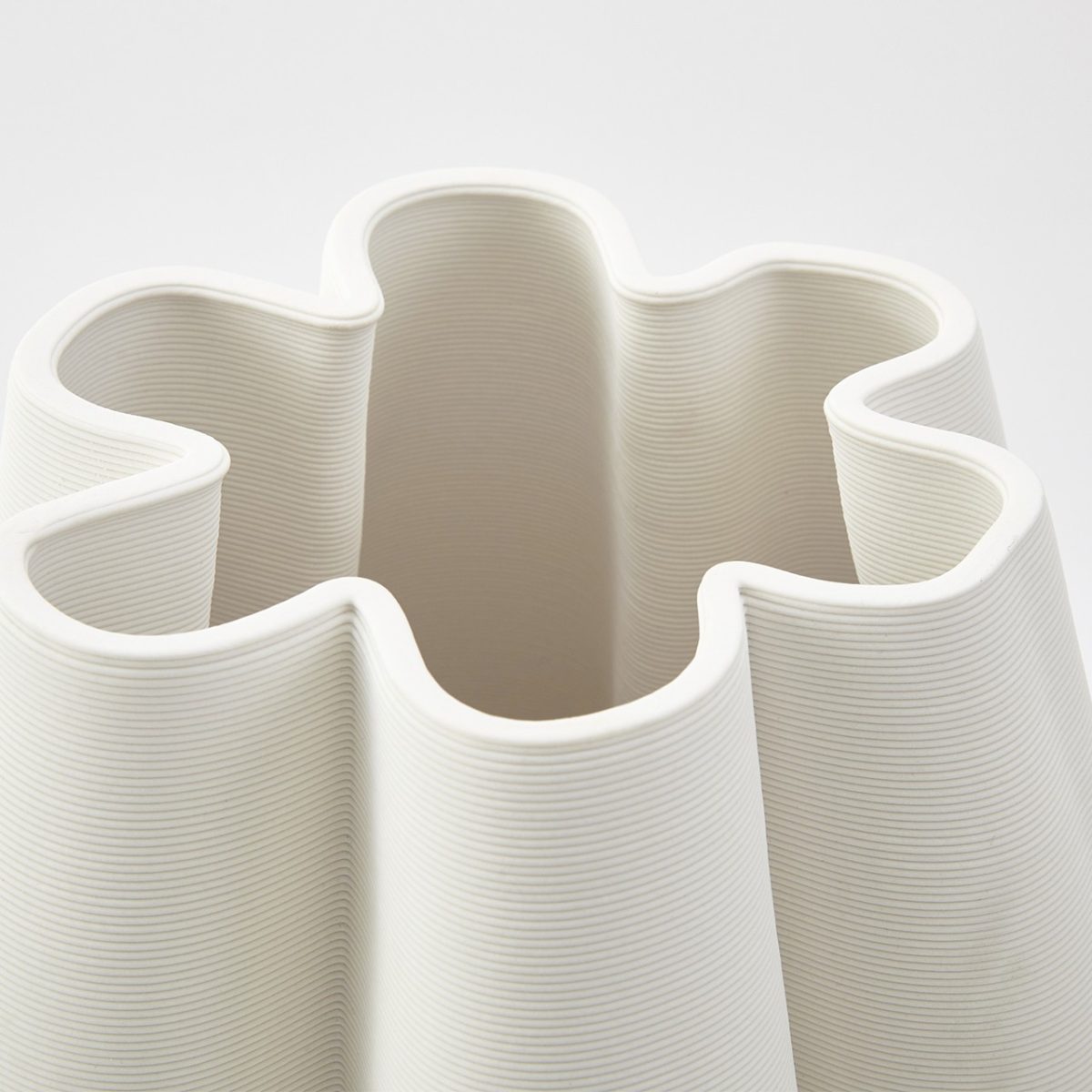 La Mer Vase Small Ivory - Image 2