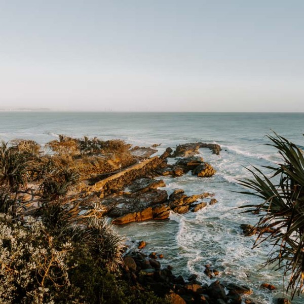 sunrise-on-the-rocks